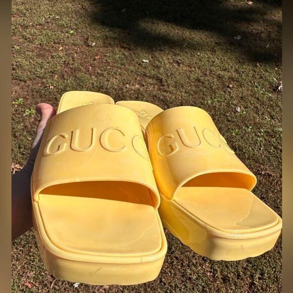 Gucci Yellow Slip-On Sandals EU 38 – Iconic Style with Chunky Heel & Logo - Picture 15 of 17